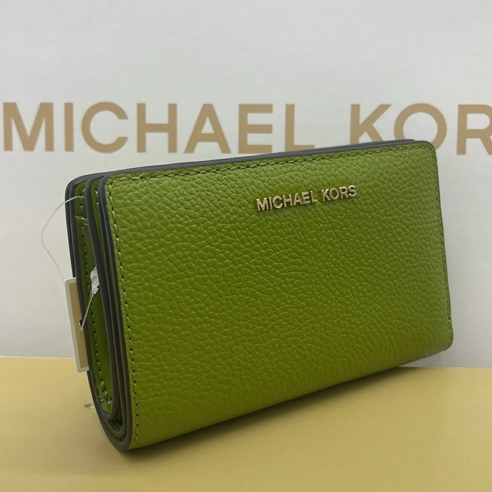 MICHAEL KORS Medium Pebbled Leather Bifold Wallet MEADOW GREEN NWT